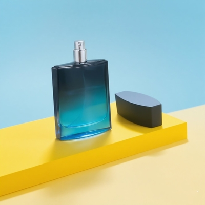 Custom 100ml Square Kaca Mewah Dan Elegan Kosong Botol Parfum Pompa Sprayer Gradient Hitam Dan Biru Warna 15mm leher
