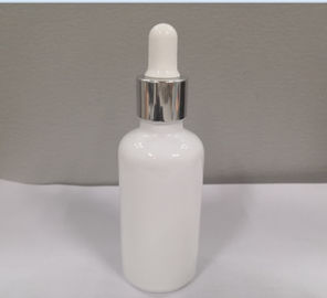 50ml Kaca Putih Botol Penetes Wadah Minyak Atsiri Disesuaikan Logo Dan Warna