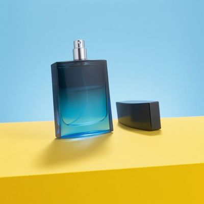 Custom 100ml Square Kaca Mewah Dan Elegan Kosong Botol Parfum Pompa Sprayer Gradient Hitam Dan Biru Warna 15mm leher