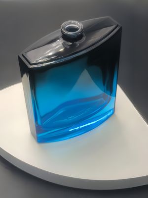 Custom 100ml Square Kaca Mewah Dan Elegan Kosong Botol Parfum Pompa Sprayer Gradient Hitam Dan Biru Warna 15mm leher
